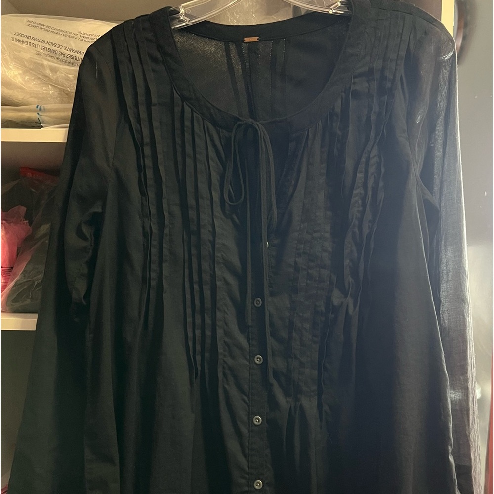 Black Blouse size Medium Never Worn brand Free People